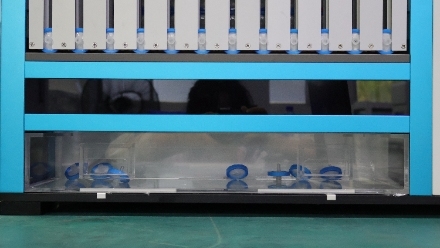 Laboratory automation equipment